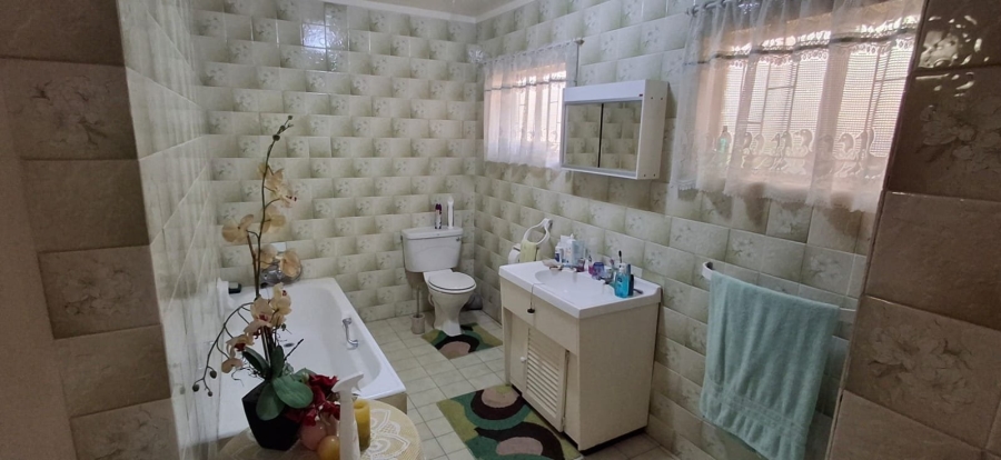 4 Bedroom Property for Sale in Pretoria Gardens Gauteng