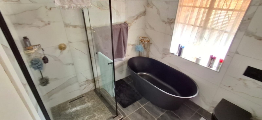 4 Bedroom Property for Sale in Pretoria Gardens Gauteng