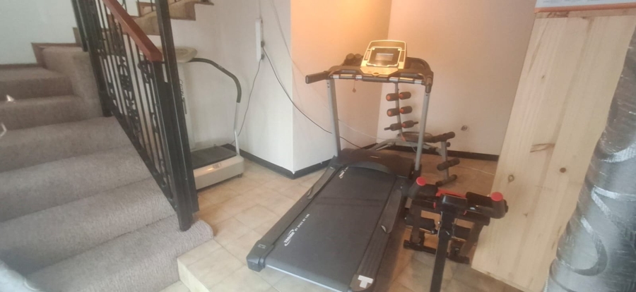 4 Bedroom Property for Sale in Pretoria Gardens Gauteng