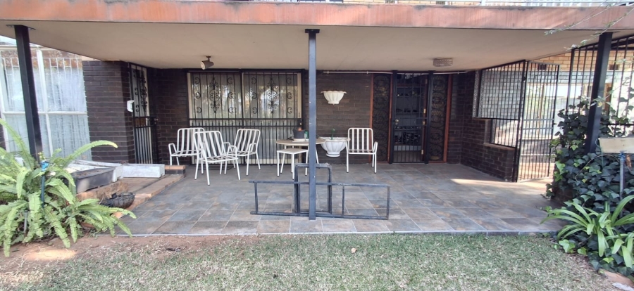 4 Bedroom Property for Sale in Pretoria Gardens Gauteng