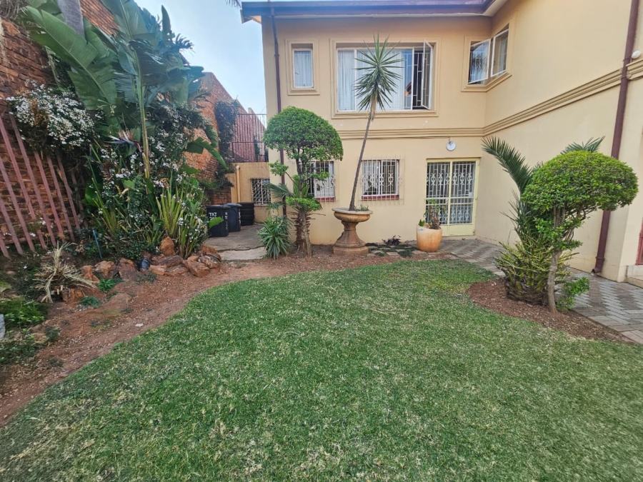 To Let 2 Bedroom Property for Rent in Laudium Gauteng