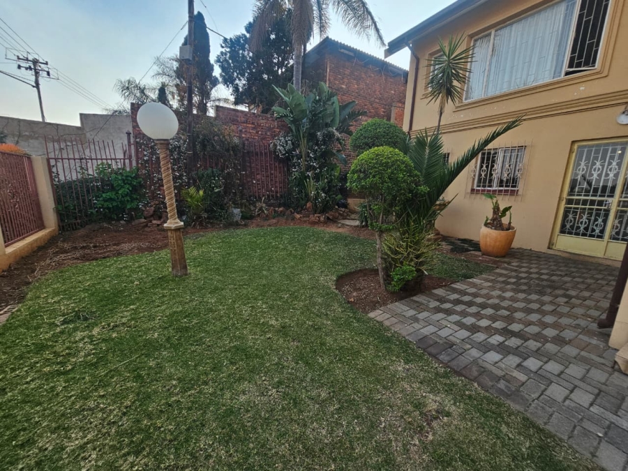 To Let 2 Bedroom Property for Rent in Laudium Gauteng
