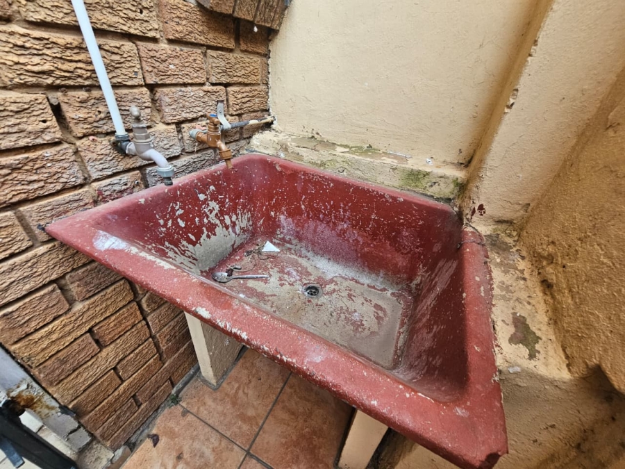 To Let 2 Bedroom Property for Rent in Laudium Gauteng