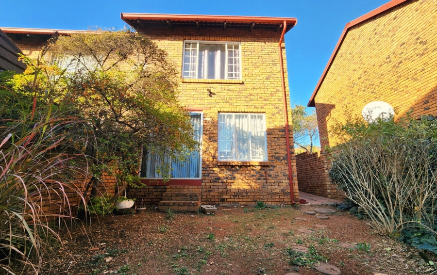 To Let 2 Bedroom Property for Rent in Zwartkop Gauteng