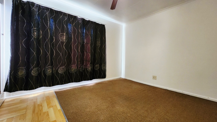 To Let 2 Bedroom Property for Rent in Zwartkop Gauteng