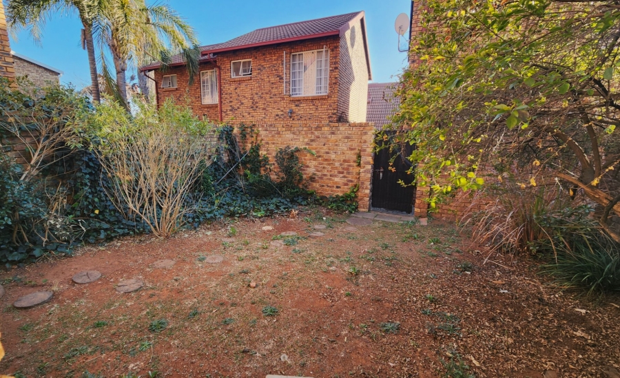 To Let 2 Bedroom Property for Rent in Zwartkop Gauteng