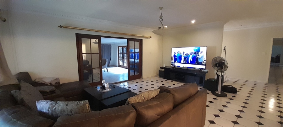 To Let 5 Bedroom Property for Rent in Lynnwood Glen Gauteng