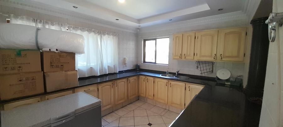 To Let 5 Bedroom Property for Rent in Lynnwood Glen Gauteng