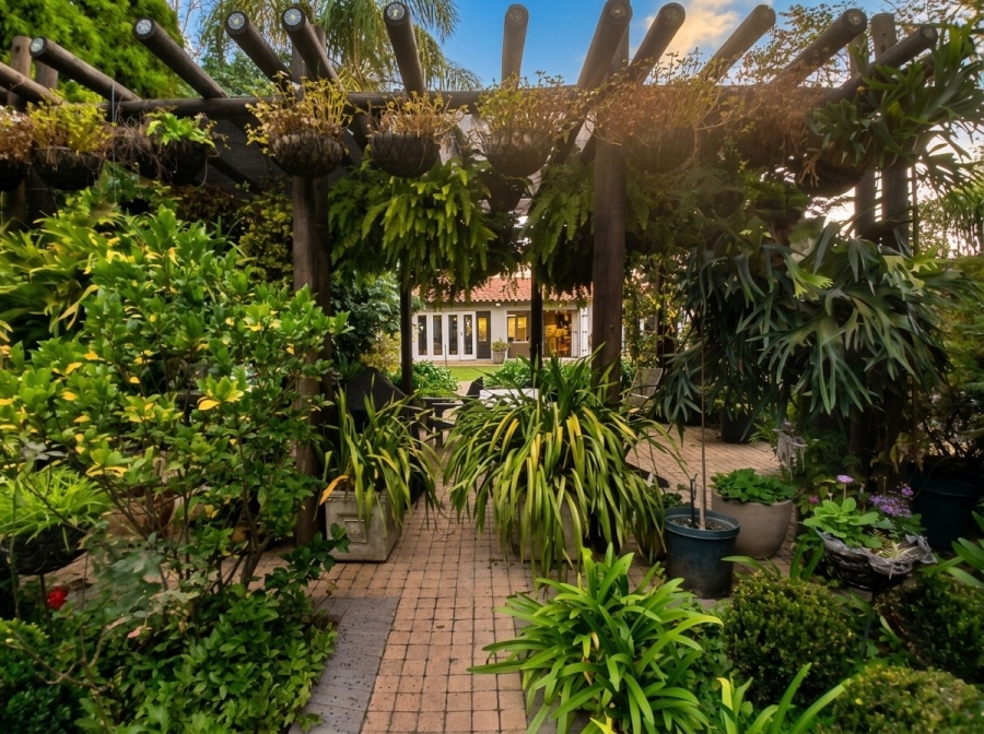To Let 7 Bedroom Property for Rent in Waterkloof Gauteng