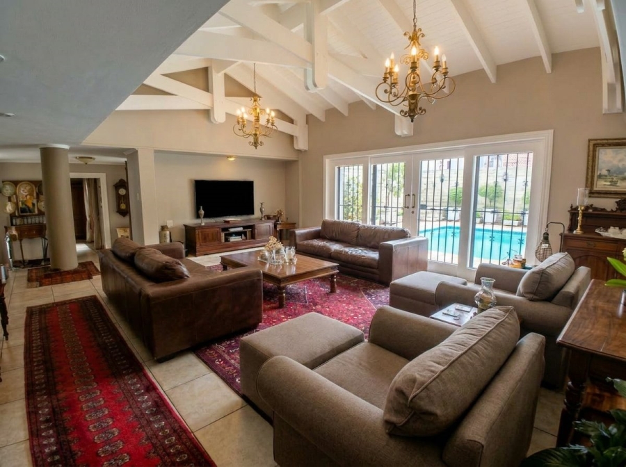 To Let 7 Bedroom Property for Rent in Waterkloof Gauteng