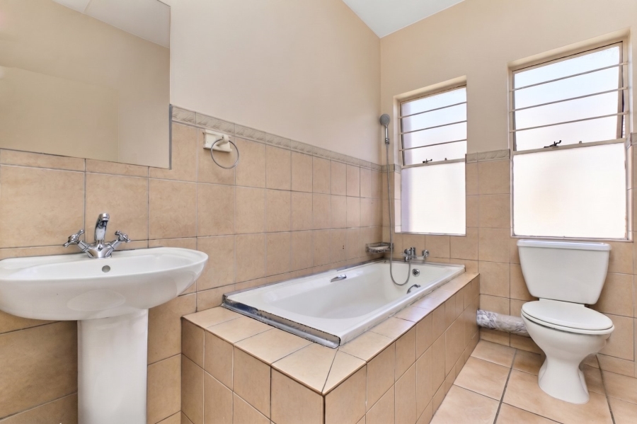 2 Bedroom Property for Sale in Sundowner Gauteng