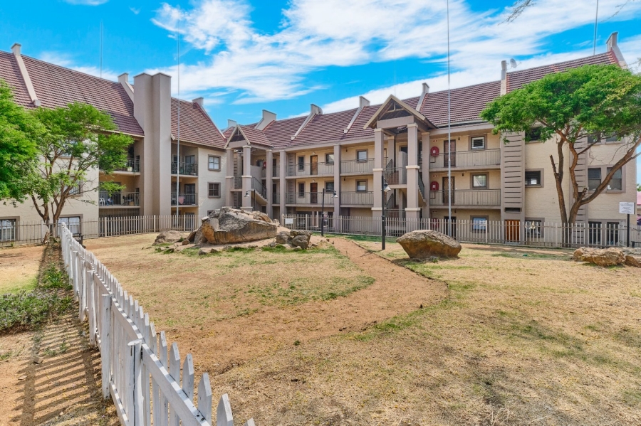 2 Bedroom Property for Sale in Sundowner Gauteng