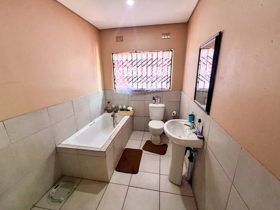 3 Bedroom Property for Sale in Soshanguve M Gauteng