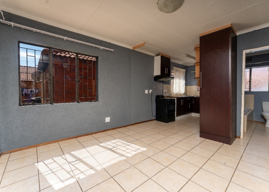 To Let 3 Bedroom Property for Rent in Protea Glen Gauteng