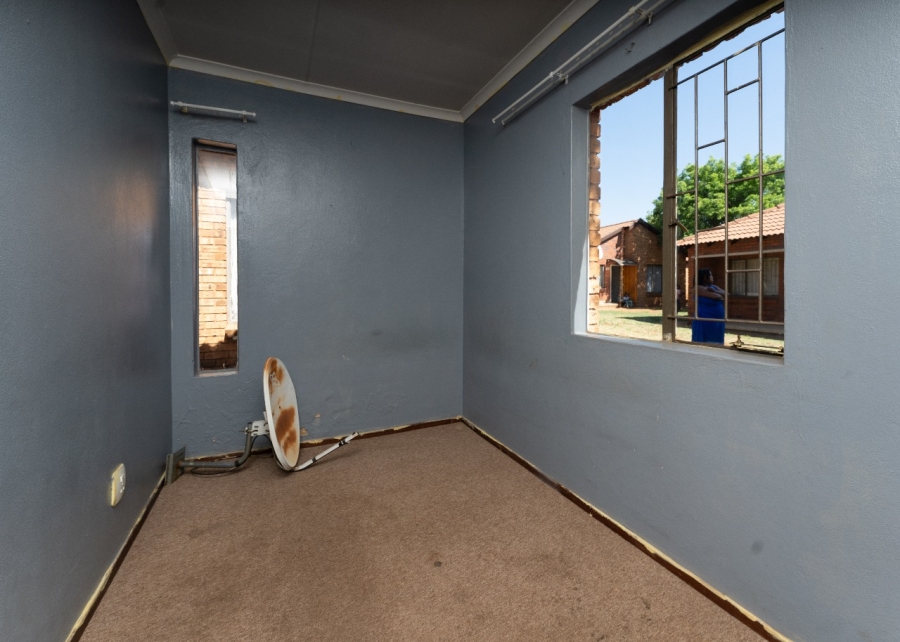 To Let 3 Bedroom Property for Rent in Protea Glen Gauteng