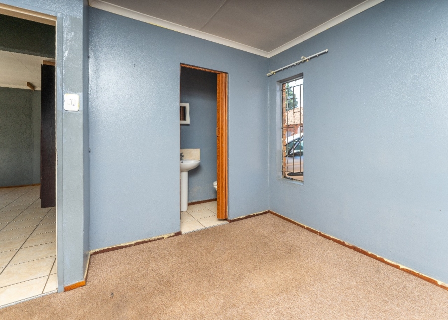 To Let 3 Bedroom Property for Rent in Protea Glen Gauteng