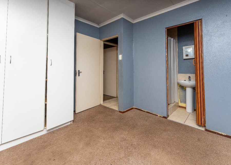 To Let 3 Bedroom Property for Rent in Protea Glen Gauteng