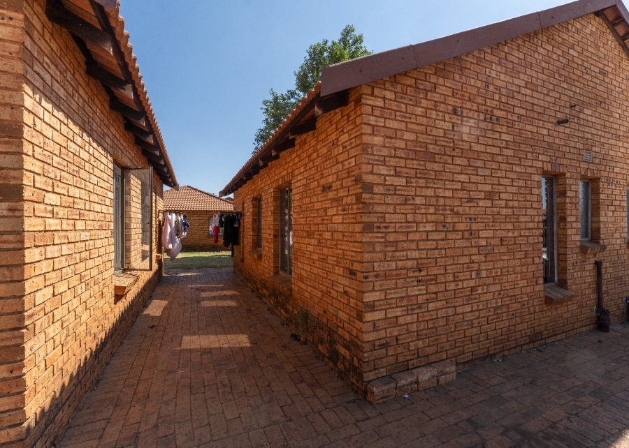 To Let 3 Bedroom Property for Rent in Protea Glen Gauteng