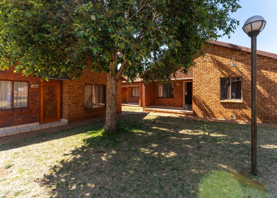To Let 3 Bedroom Property for Rent in Protea Glen Gauteng