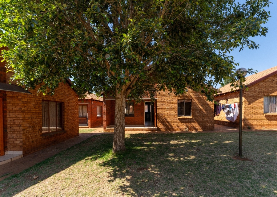 To Let 3 Bedroom Property for Rent in Protea Glen Gauteng