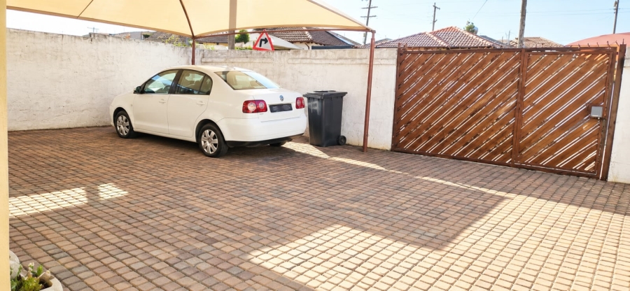 3 Bedroom Property for Sale in Ebony Park Gauteng