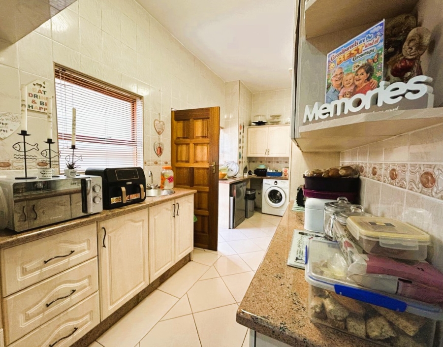 4 Bedroom Property for Sale in Blue Valley Golf Estate Gauteng