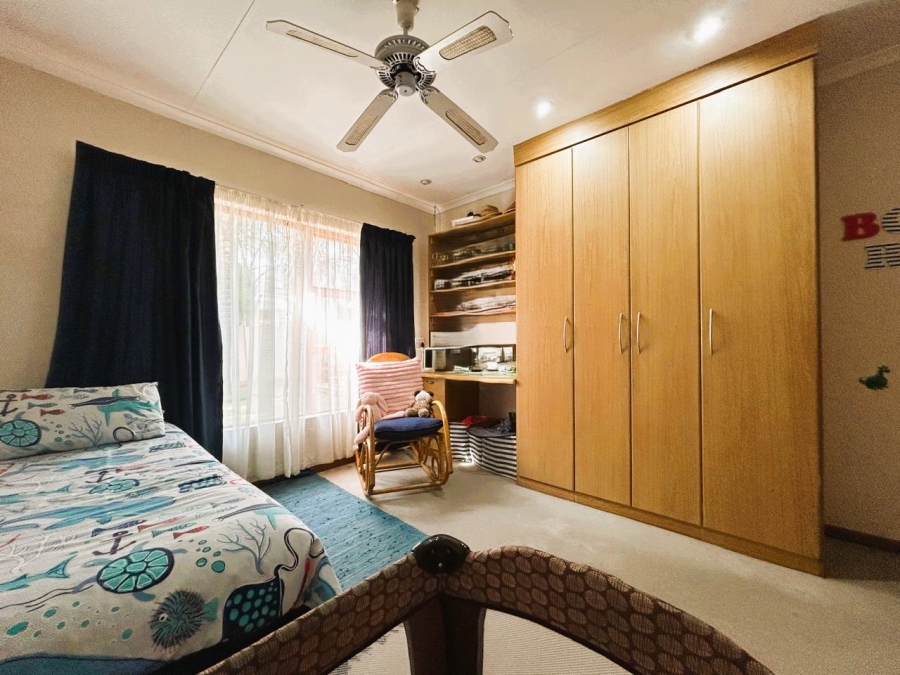 4 Bedroom Property for Sale in Blue Valley Golf Estate Gauteng