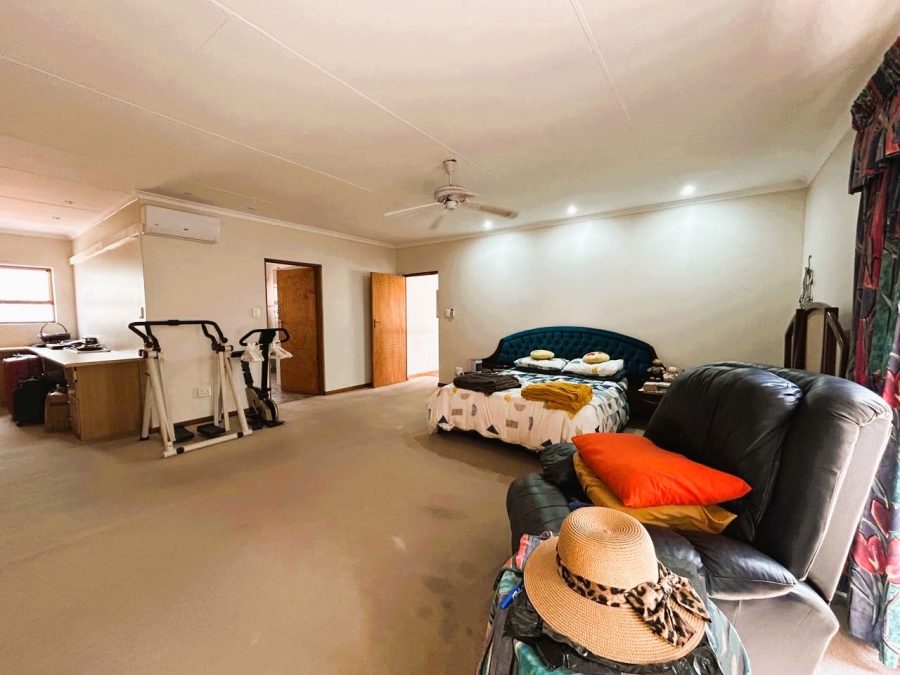 4 Bedroom Property for Sale in Blue Valley Golf Estate Gauteng