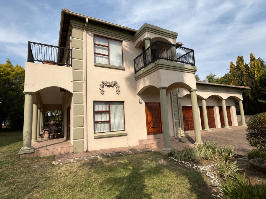 4 Bedroom Property for Sale in Blue Valley Golf Estate Gauteng