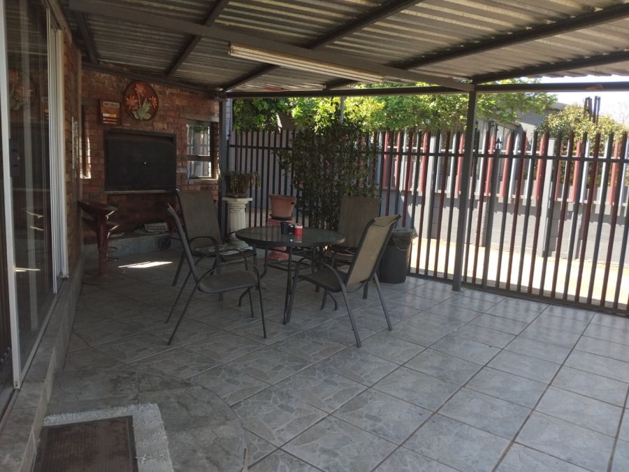 3 Bedroom Property for Sale in Klopperpark Gauteng