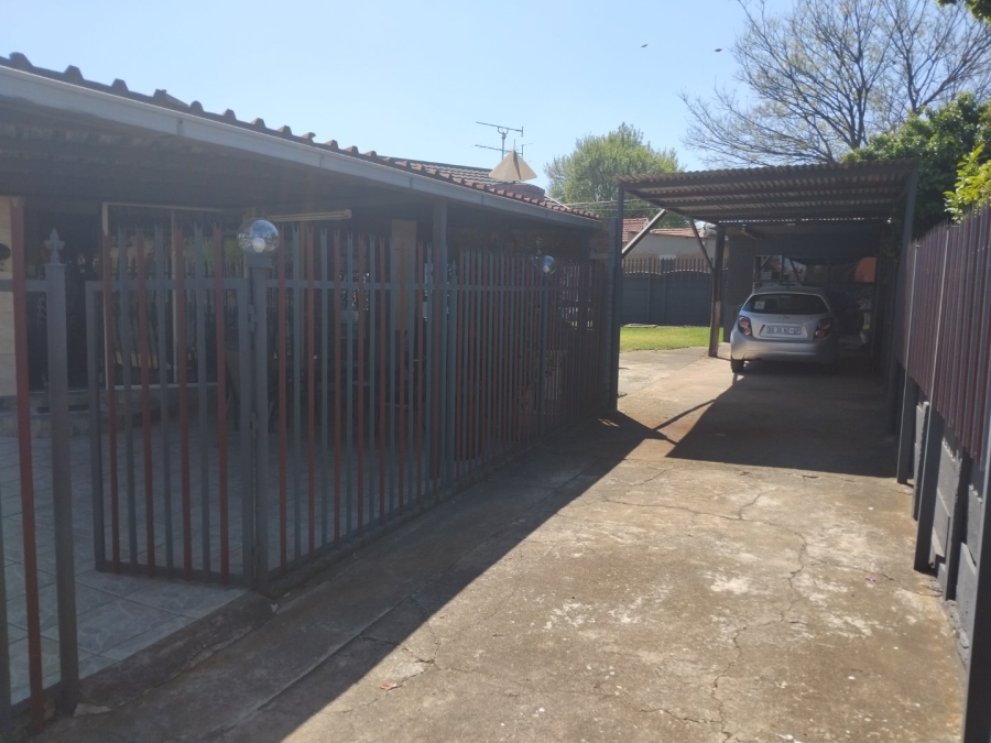 3 Bedroom Property for Sale in Klopperpark Gauteng