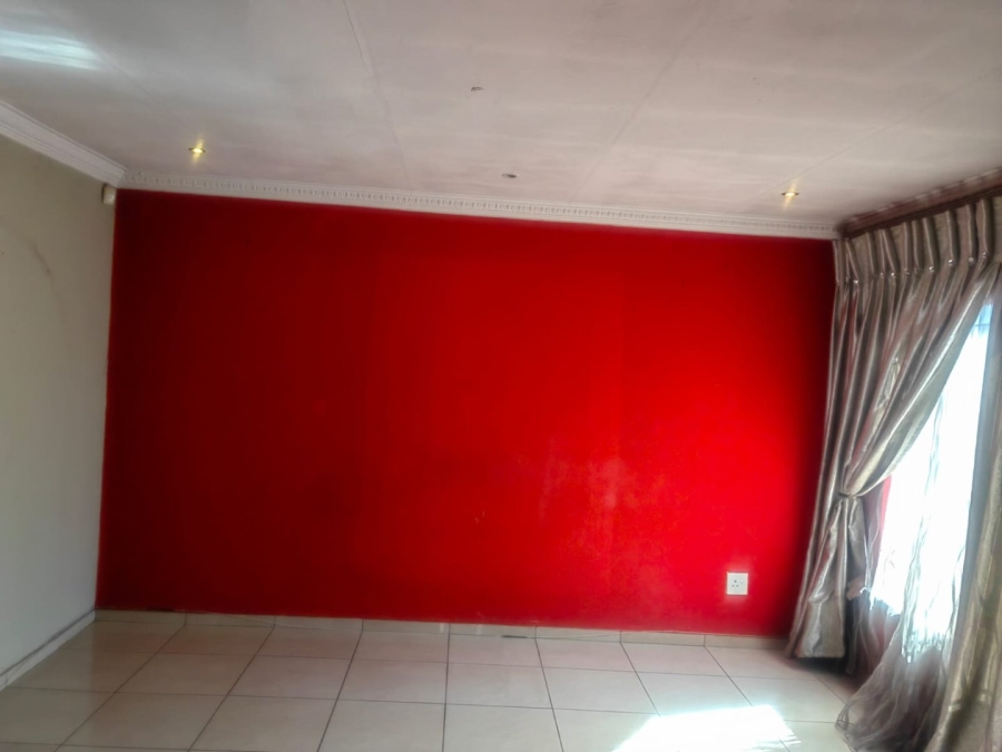 7 Bedroom Property for Sale in Vosloorus Ext 6 Gauteng