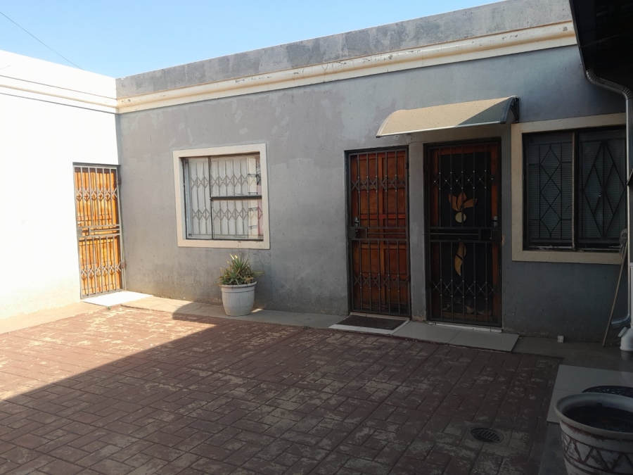 7 Bedroom Property for Sale in Vosloorus Ext 6 Gauteng