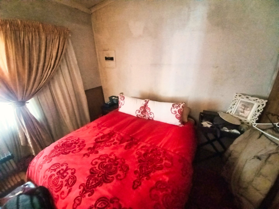 2 Bedroom Property for Sale in Zonkezizwe Gauteng