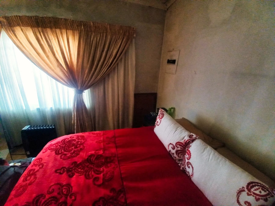 2 Bedroom Property for Sale in Zonkezizwe Gauteng