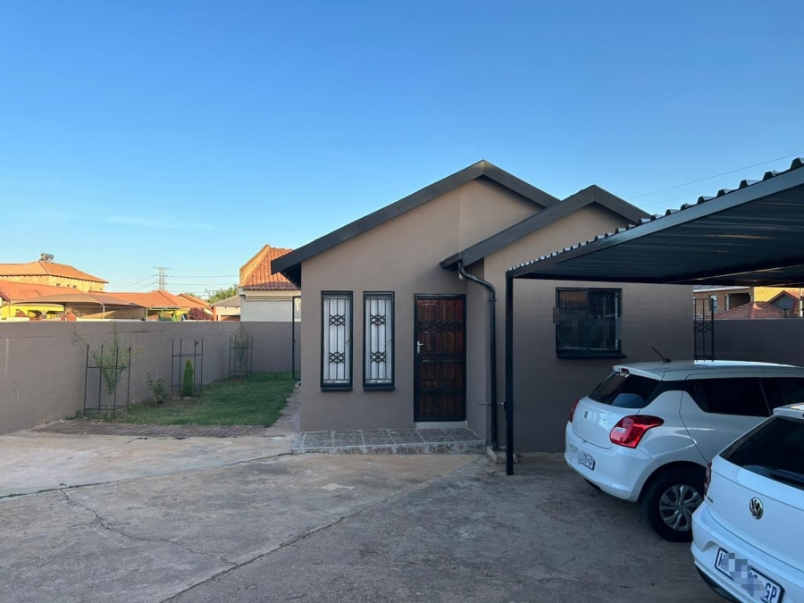 2 Bedroom Property for Sale in Soshanguve VV Gauteng