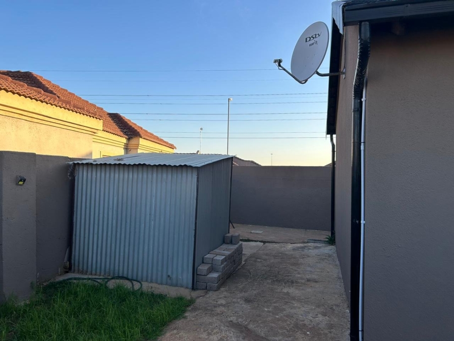 2 Bedroom Property for Sale in Soshanguve VV Gauteng