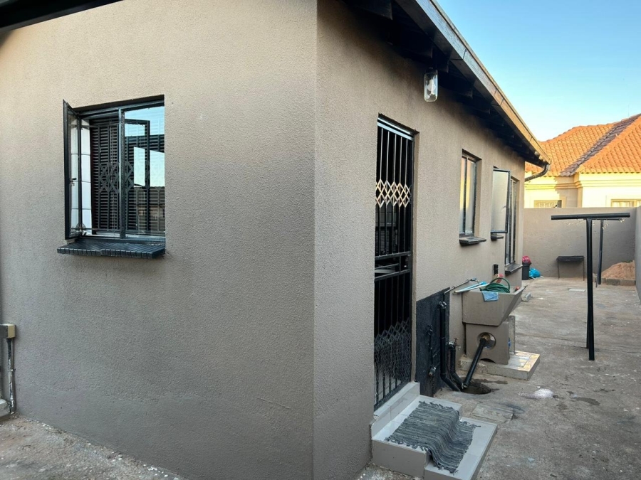 2 Bedroom Property for Sale in Soshanguve VV Gauteng