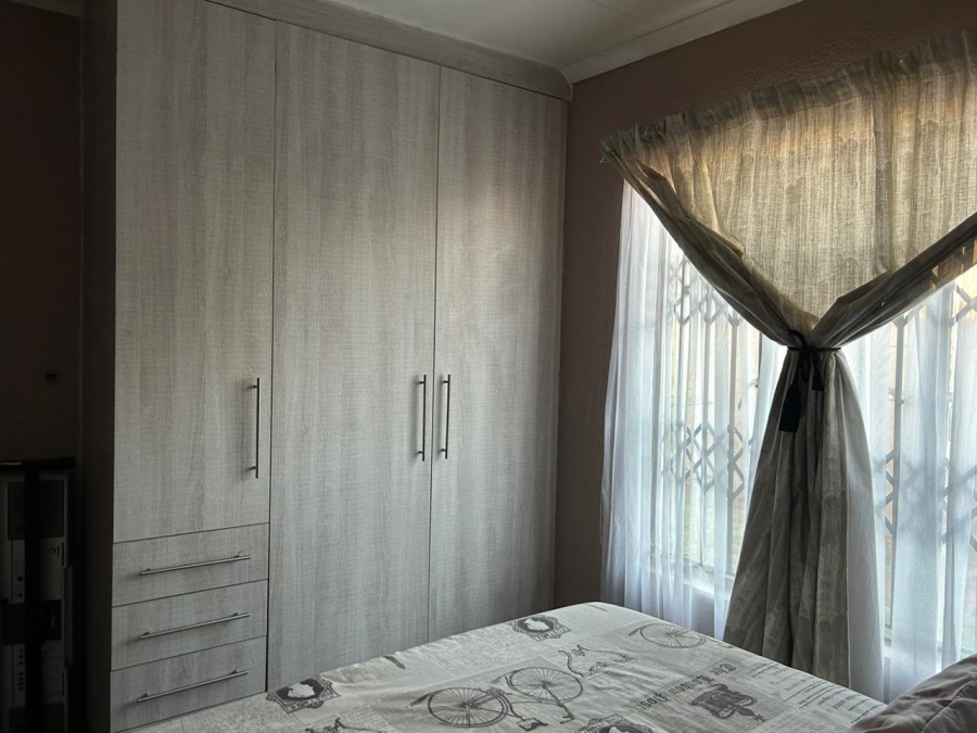 2 Bedroom Property for Sale in Soshanguve VV Gauteng