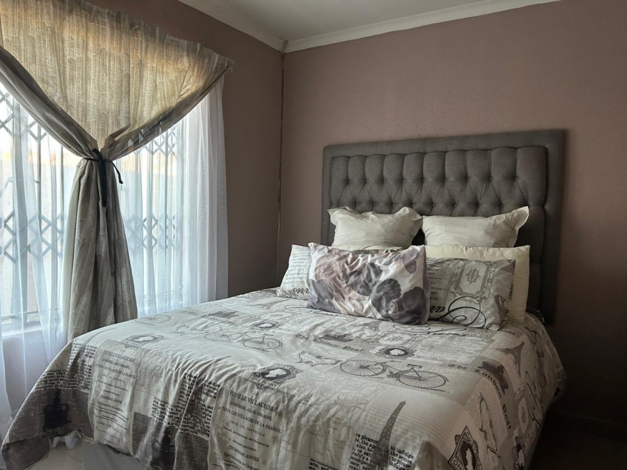 2 Bedroom Property for Sale in Soshanguve VV Gauteng