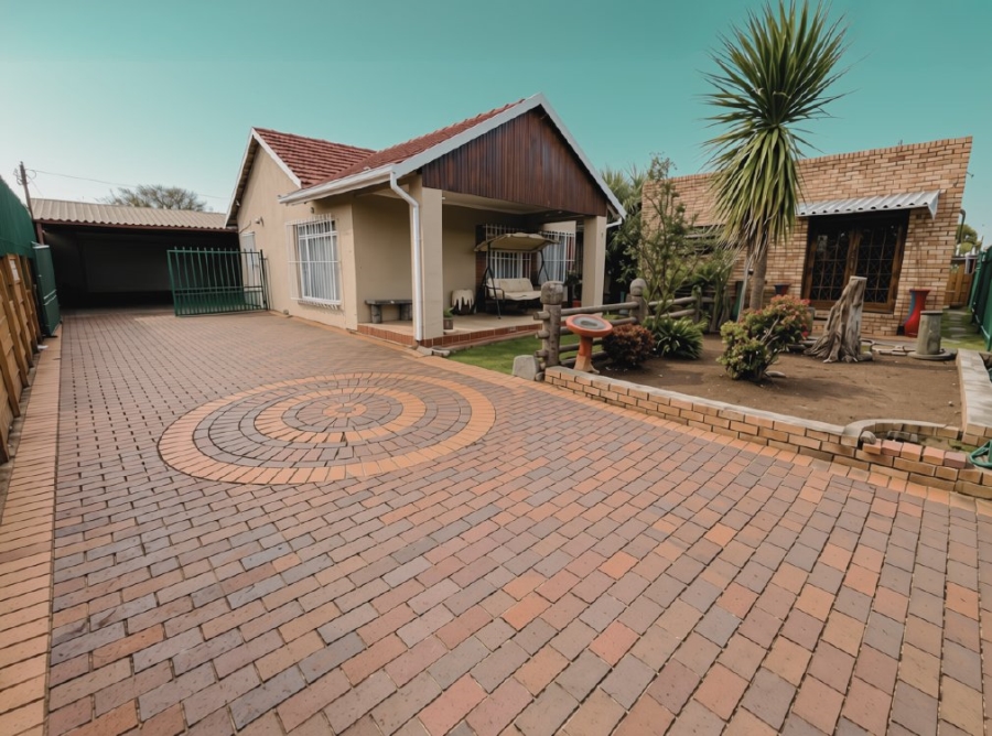 4 Bedroom Property for Sale in Van Dyk Park Gauteng