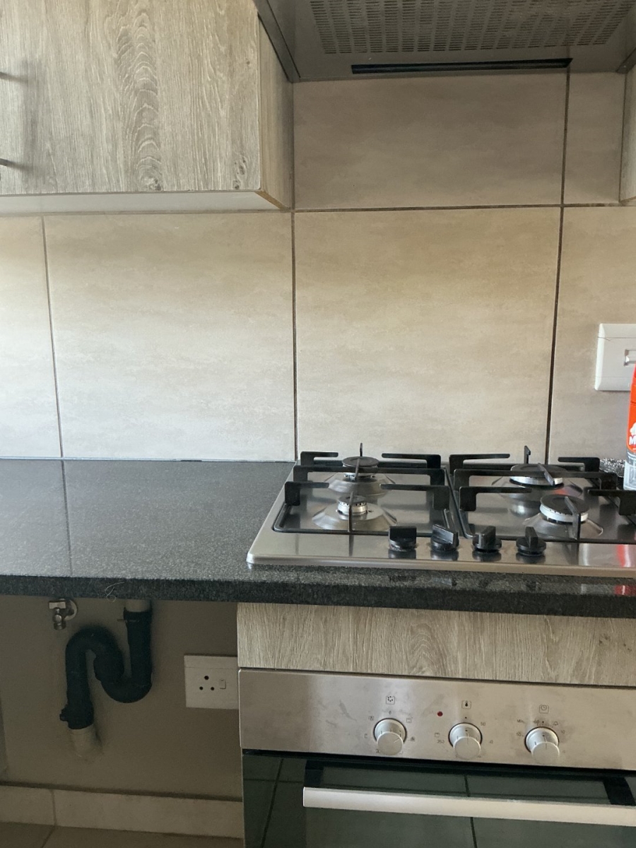 2 Bedroom Property for Sale in Glen Austin Gauteng