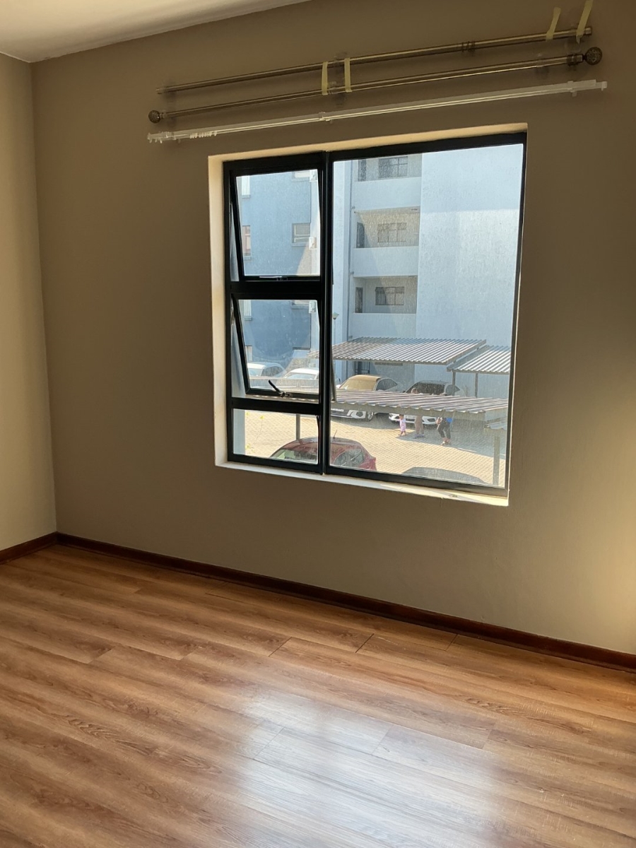 2 Bedroom Property for Sale in Glen Austin Gauteng