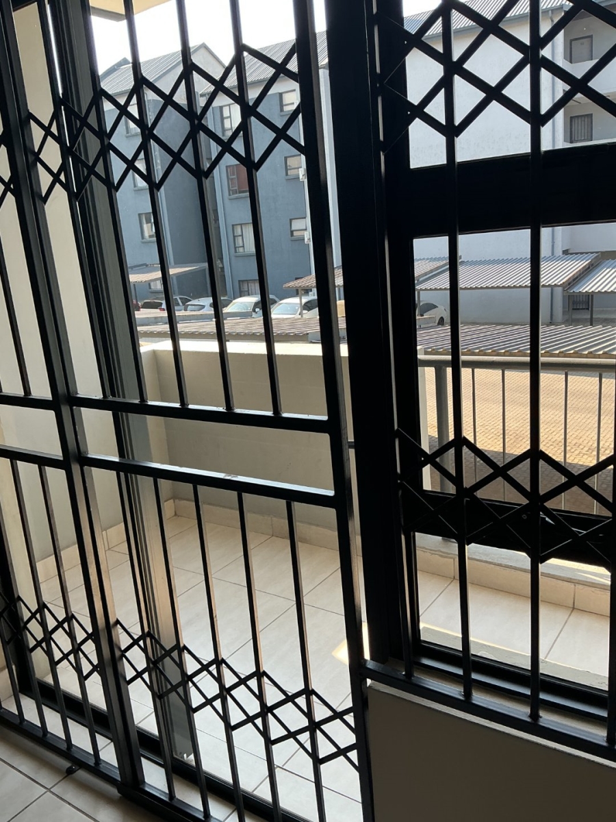 2 Bedroom Property for Sale in Glen Austin Gauteng