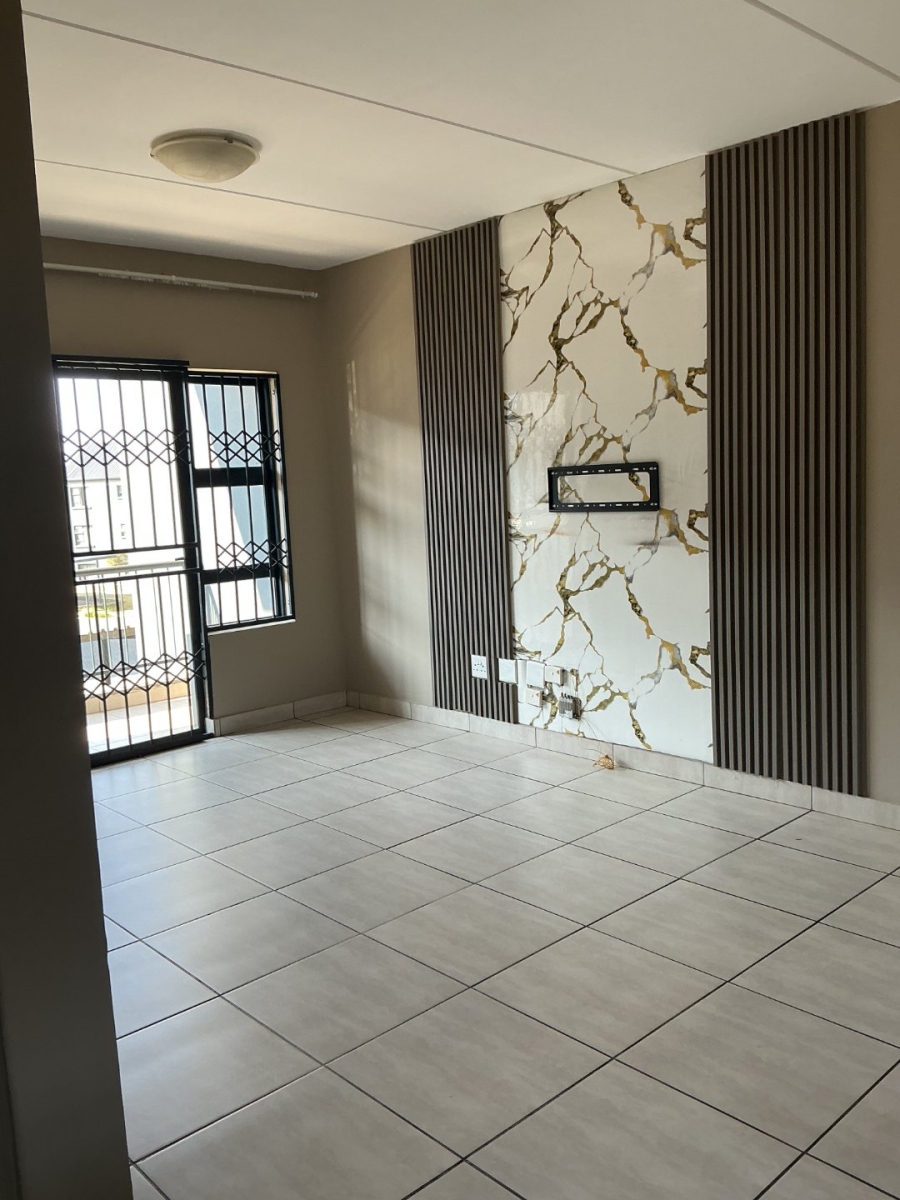 2 Bedroom Property for Sale in Glen Austin Gauteng