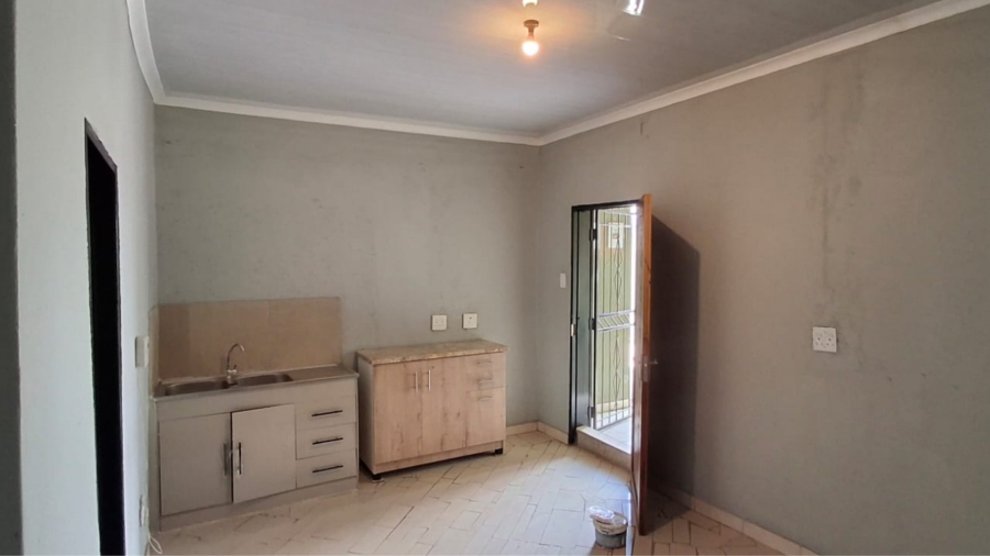 2 Bedroom Property for Sale in Roodekop Gauteng