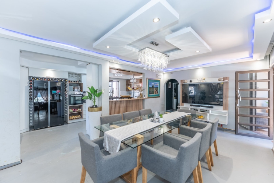 5 Bedroom Property for Sale in Klopperpark Gauteng