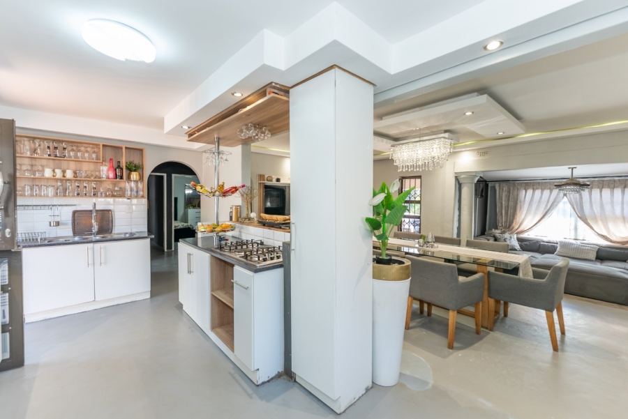 5 Bedroom Property for Sale in Klopperpark Gauteng