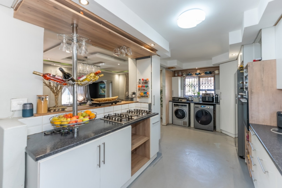 5 Bedroom Property for Sale in Klopperpark Gauteng