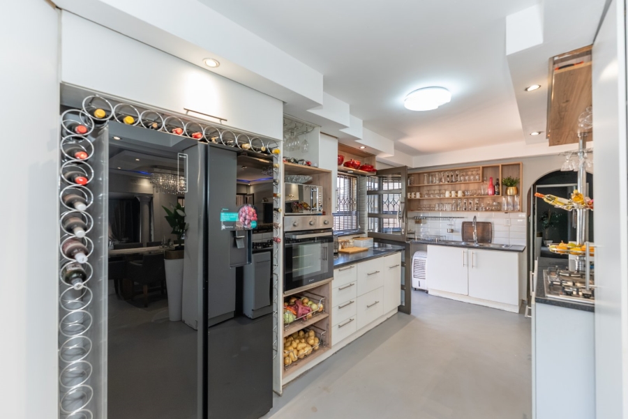 5 Bedroom Property for Sale in Klopperpark Gauteng